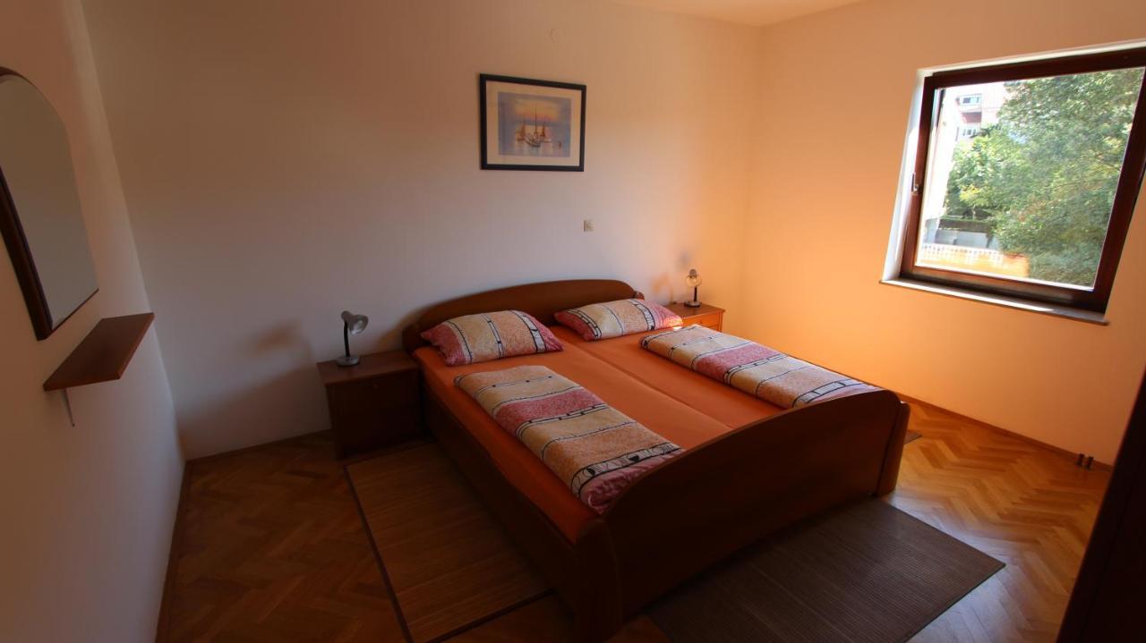Apartmani Totic Malinska Eksteriør billede