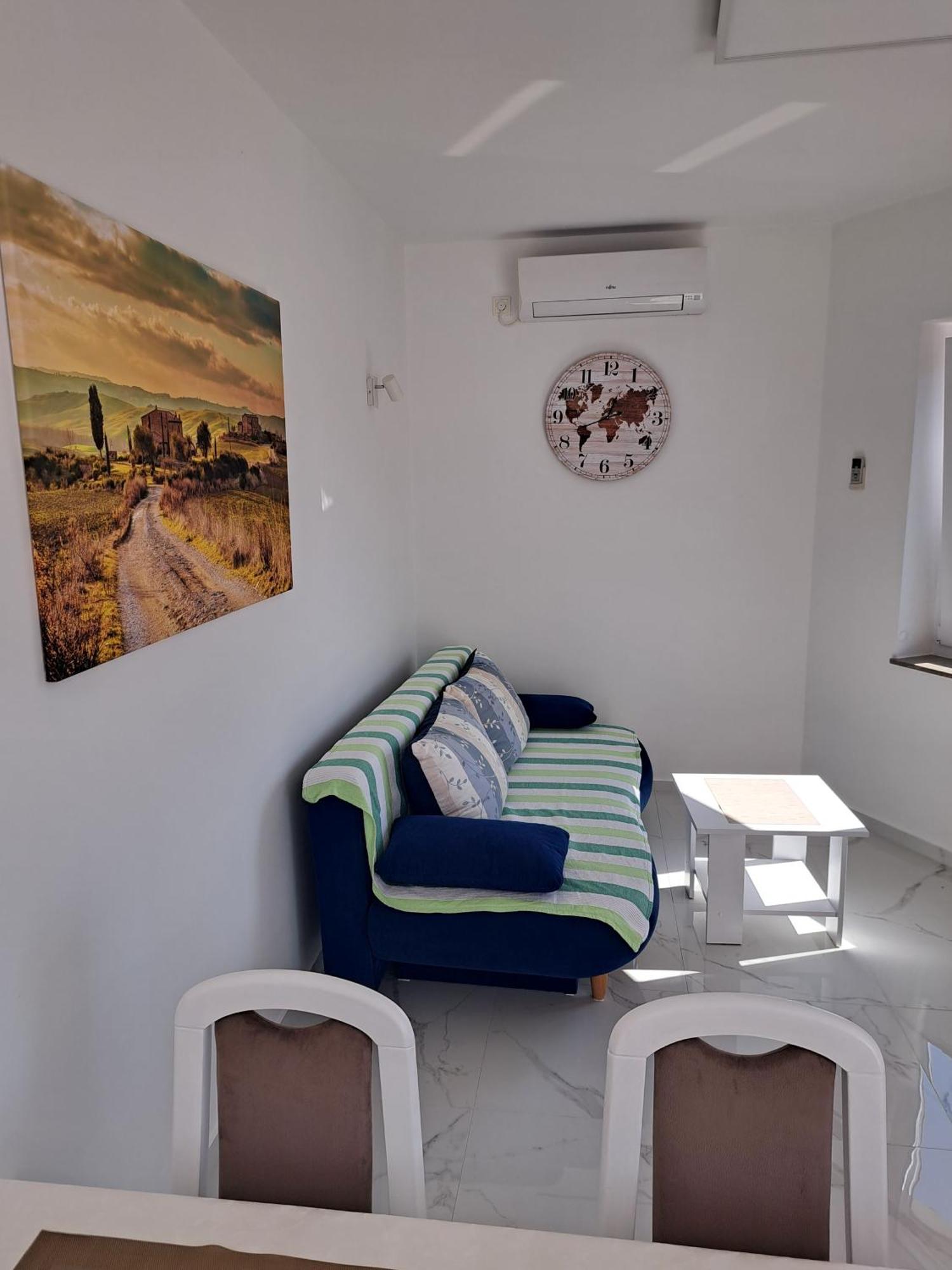Apartmani Totic Malinska Eksteriør billede