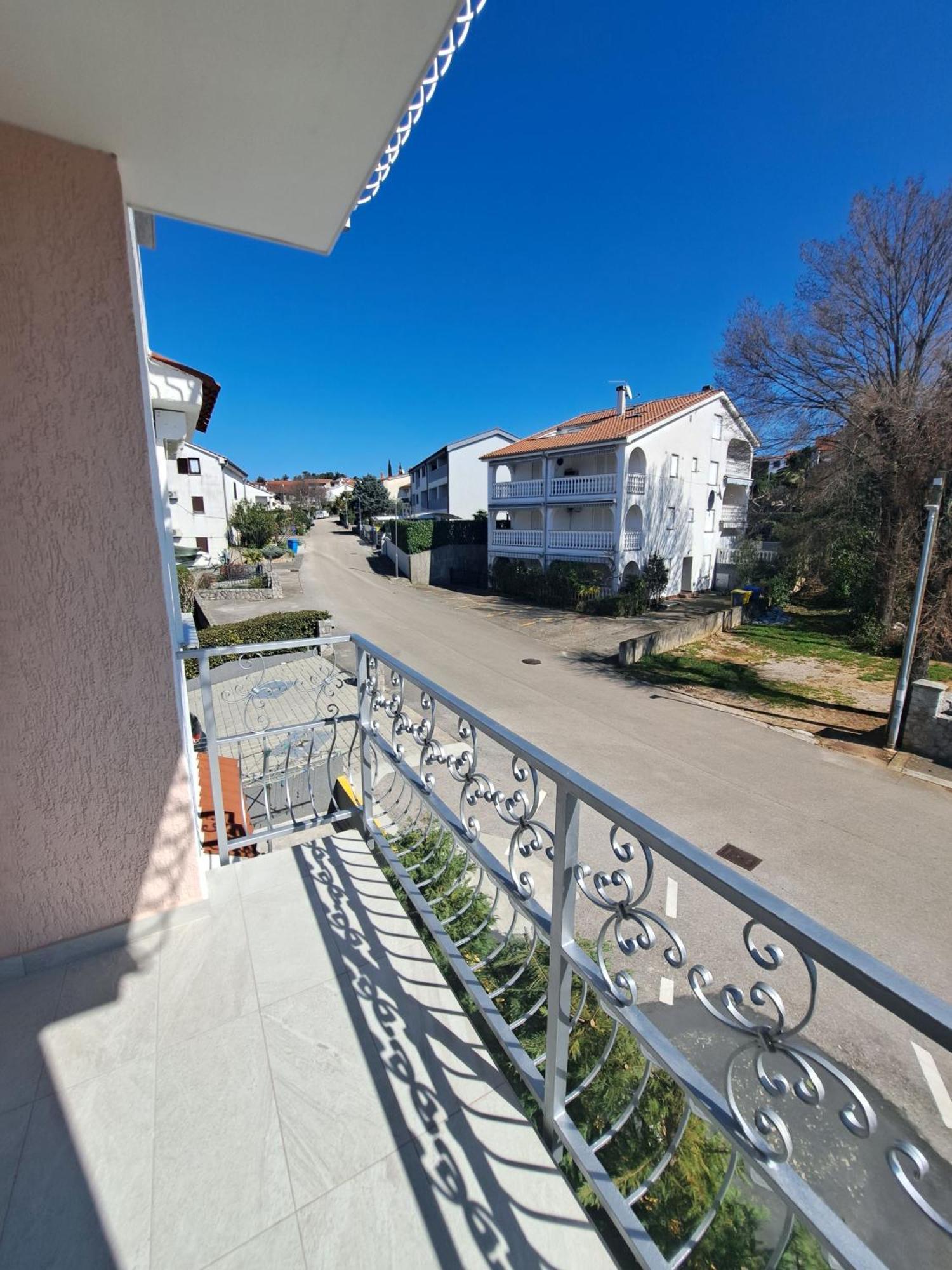 Apartmani Totic Malinska Eksteriør billede