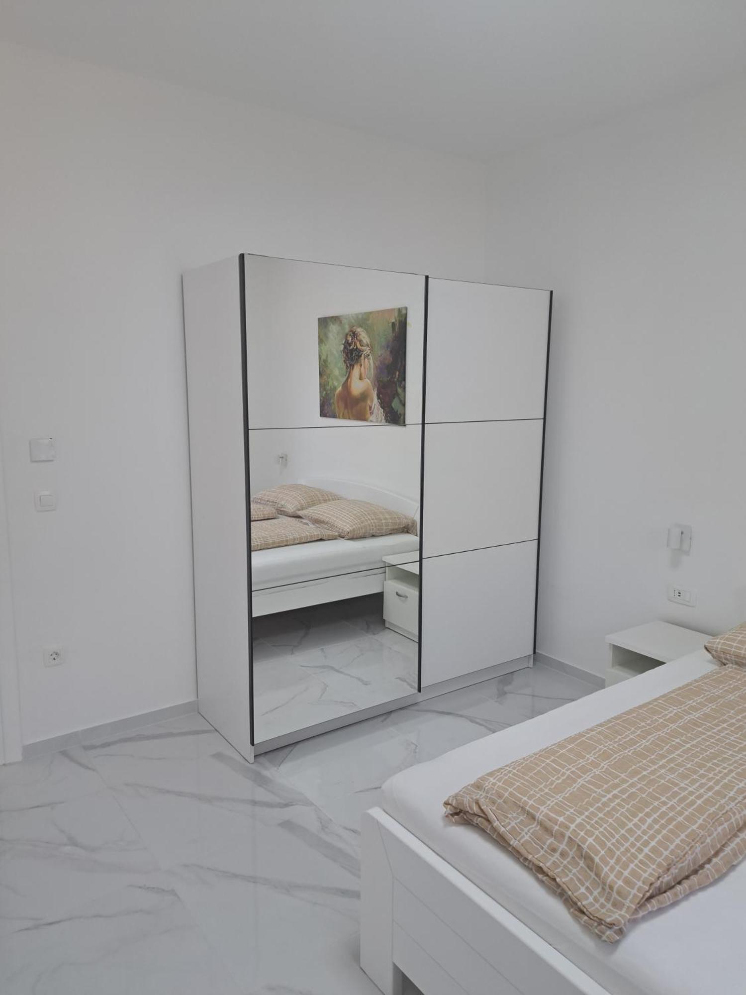 Apartmani Totic Malinska Eksteriør billede